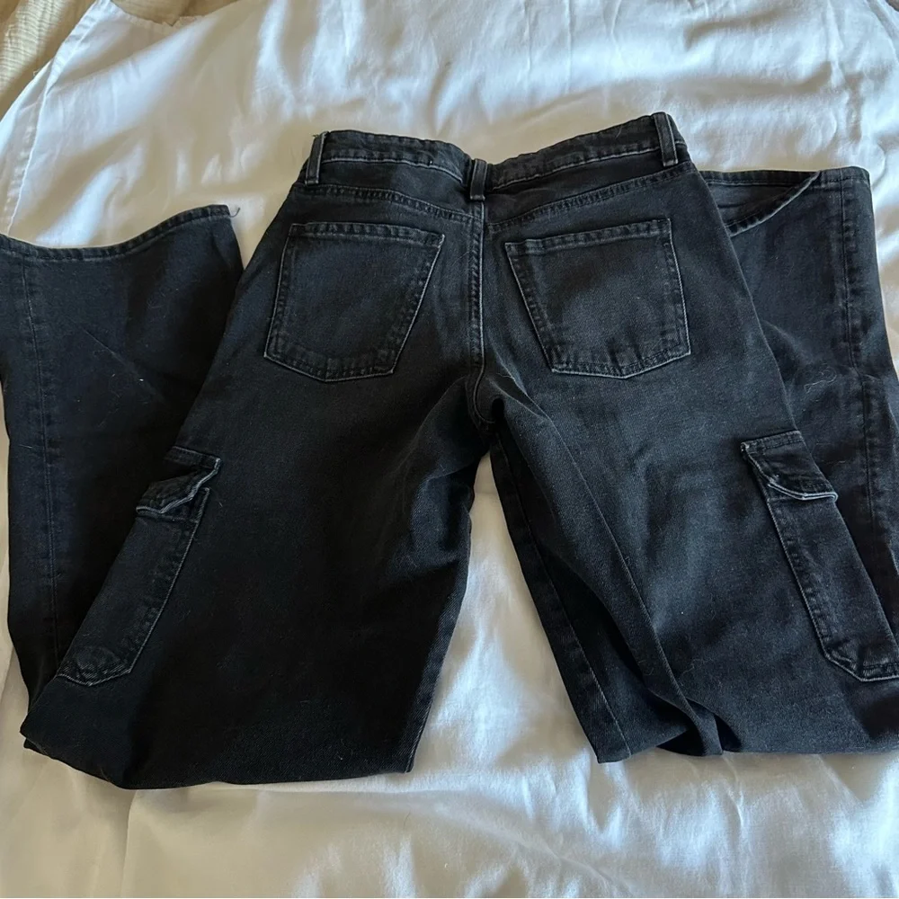 Black Low Rise Relaxed Straight Cargo Jeans